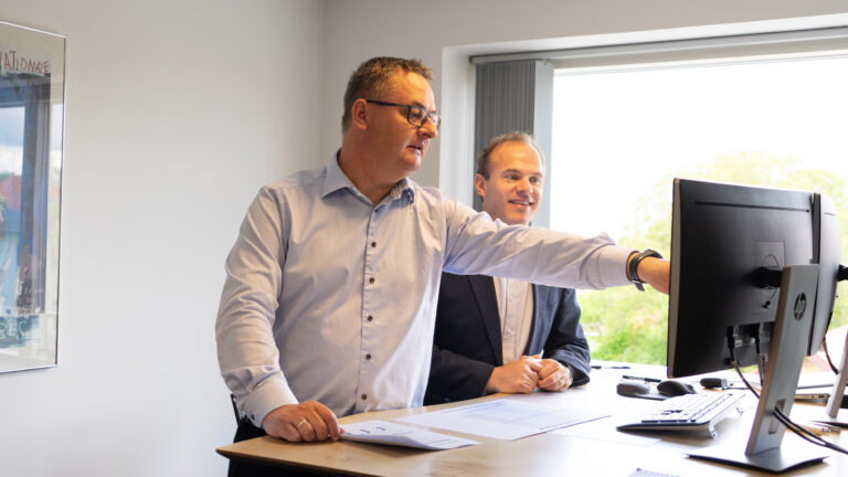 revisor løn