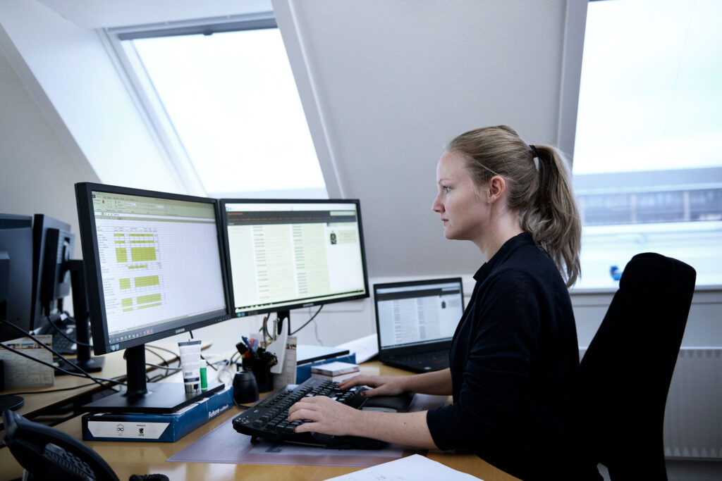 Financial controller løn